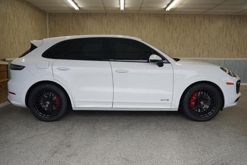 2022 Porsche Cayenne GTS