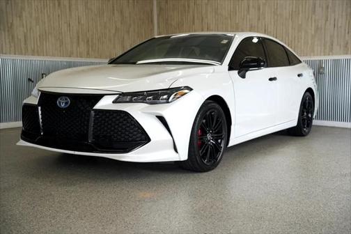 2022 Toyota Avalon Hybrid XSE