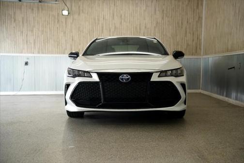 2022 Toyota Avalon Hybrid XSE