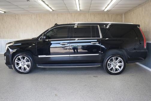 2018 Cadillac Escalade ESV Luxury