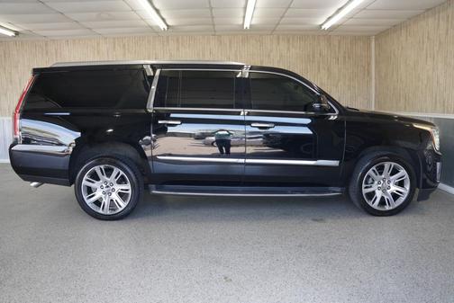 2018 Cadillac Escalade ESV Luxury