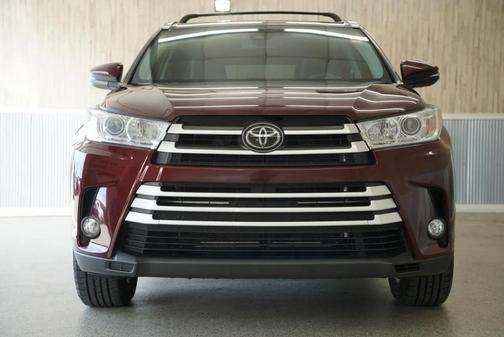 Ooh La La Rouge Mica 2019 Toyota Highlander XLE