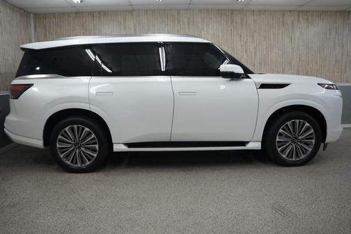 2025 INFINITI QX80 Luxe
