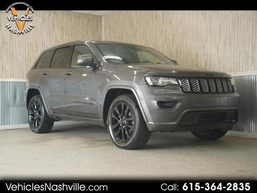 Granite Crystal Metallic Clearcoat 2017 Jeep Grand Cherokee Altitude