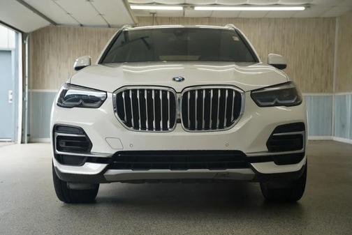 Alpine White 2023 BMW X5 xDrive40i