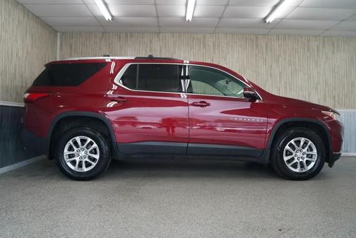 Red 2018 Chevrolet Traverse LT Cloth