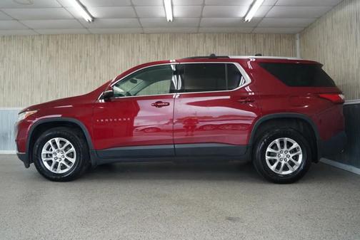 Red 2018 Chevrolet Traverse LT Cloth