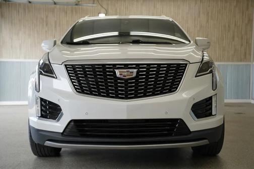 Crystal White Tricoat 2021 Cadillac XT5 Luxury