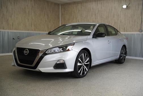 2021 Nissan Altima SR FWD