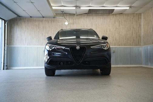 Vulcano Black Metallic 2021 Alfa Romeo Stelvio Ti Sport