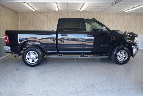 2019 RAM 3500 Tradesman Crew Cab 4x4 6'4' Box