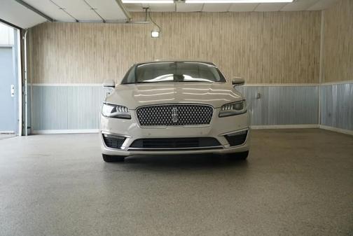 Cream 2019 Lincoln MKZ Reserve II