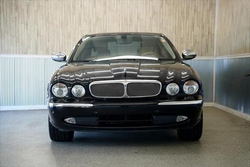 2005 Jaguar XJ Super V8