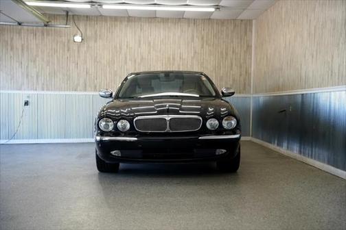 2005 Jaguar XJ Super V8