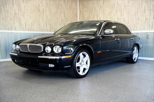 2005 Jaguar XJ Super V8
