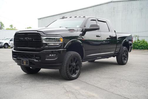 Diamond Black Crystal Pearlcoat 2022 RAM 3500 Laramie Mega Cab 4x4 6'4' Box