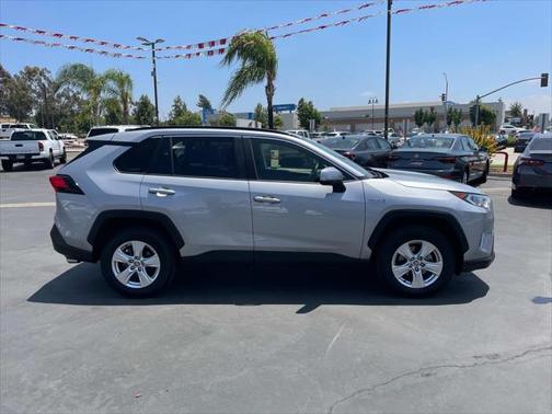 2020 Toyota RAV4 Hybrid XLE