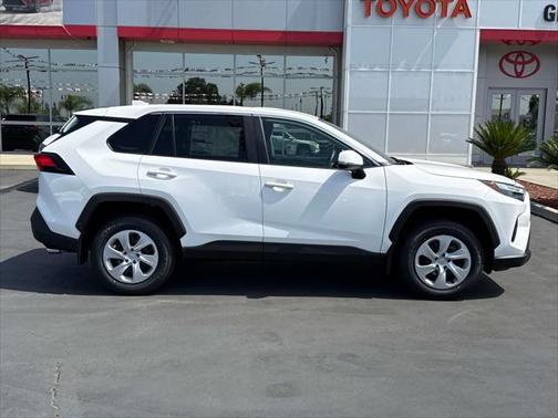2025 Toyota RAV4 LE