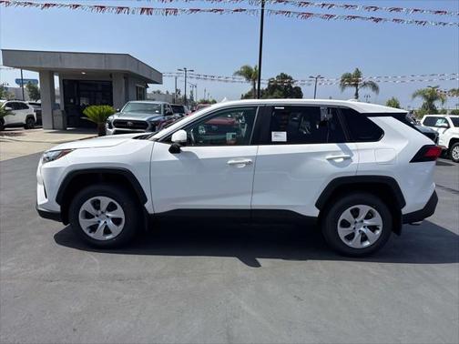 2025 Toyota RAV4 LE