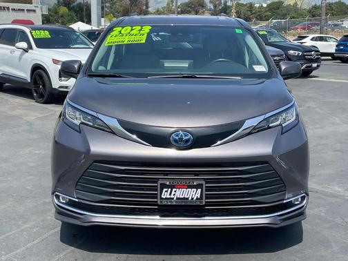 2023 Toyota Sienna XLE