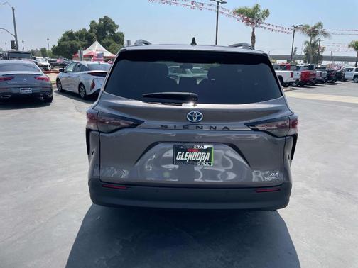 2023 Toyota Sienna XLE
