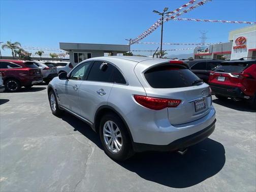 2017 INFINITI QX70 Base