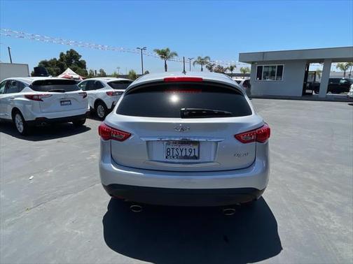 2017 INFINITI QX70 Base