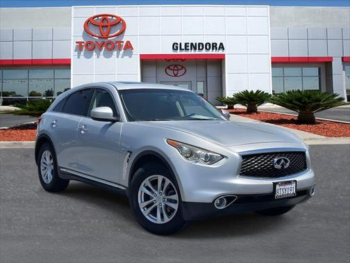 2017 INFINITI QX70 Base