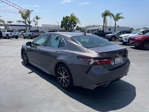 2022 Toyota Camry SE