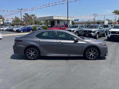2022 Toyota Camry SE
