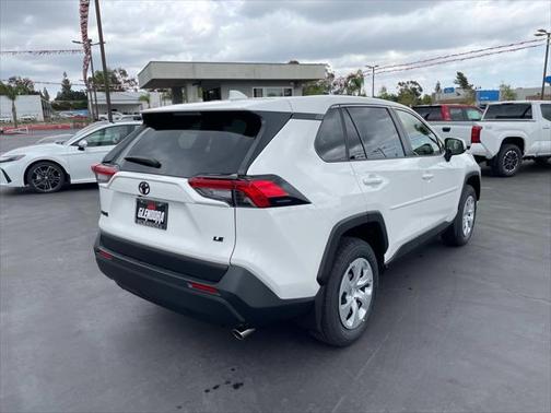 2025 Toyota RAV4 LE