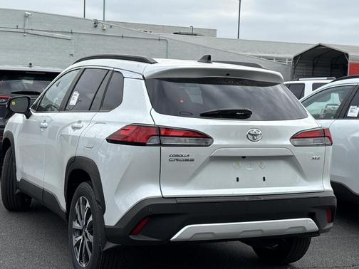 2025 Toyota Corolla Cross LE
