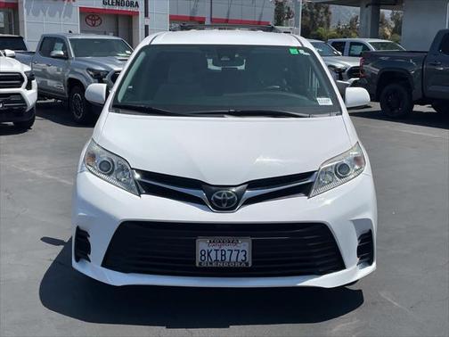 2018 Toyota Sienna LE
