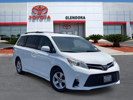 2018 Toyota Sienna LE