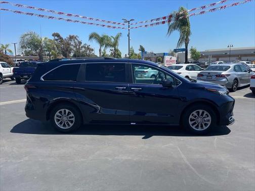 2023 Toyota Sienna XLE 7 Passenger