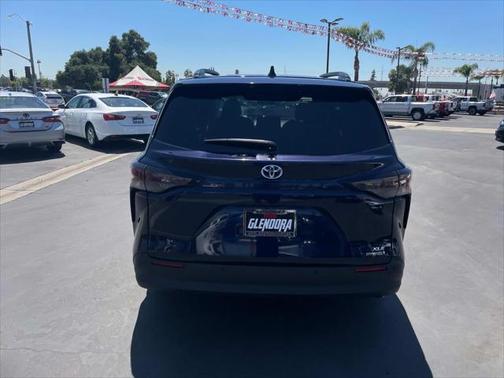 2023 Toyota Sienna XLE 7 Passenger
