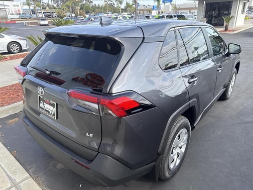 2025 Toyota RAV4 LE