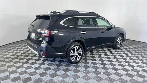 2022 Subaru Outback Touring XT