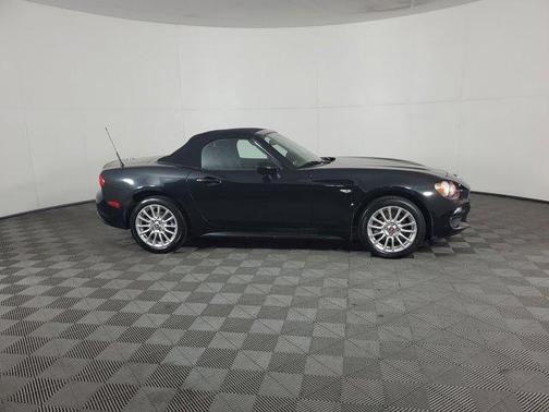 2017 FIAT 124 Spider Classica