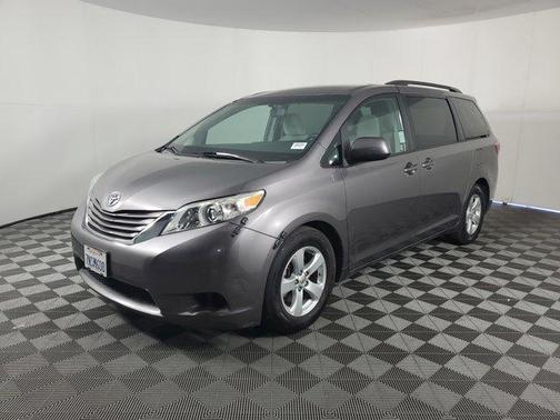 2015 Toyota Sienna LE
