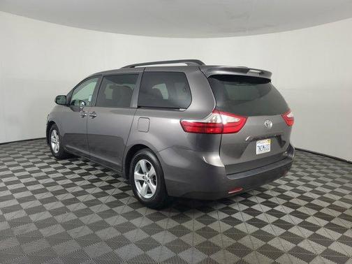2015 Toyota Sienna LE
