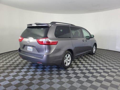 2015 Toyota Sienna LE