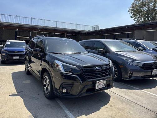 Crystal Black Silica 2022 Subaru Forester Premium
