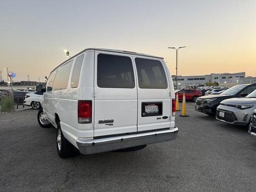 2014 Ford E350 Super Duty XLT