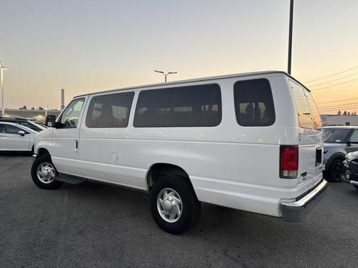 2014 Ford E350 Super Duty XLT