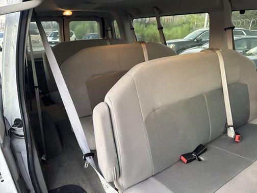 2014 Ford E350 Super Duty XLT