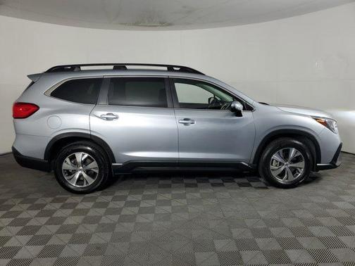 Ice Silver Metallic 2023 Subaru Ascent Premium 8-Passenger