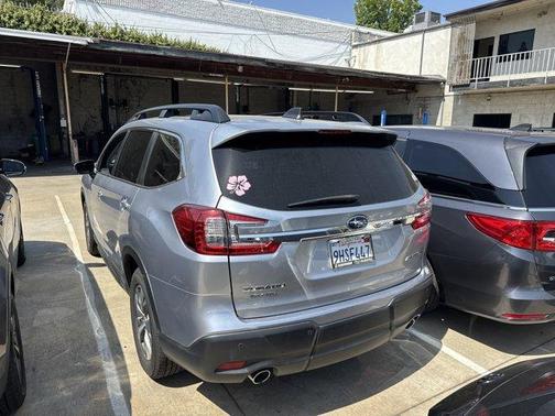 Ice Silver Metallic 2023 Subaru Ascent Premium 8-Passenger