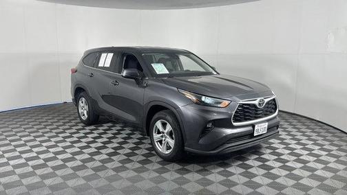 2022 Toyota Highlander LE