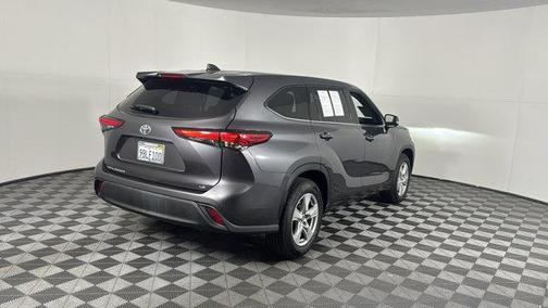2022 Toyota Highlander LE